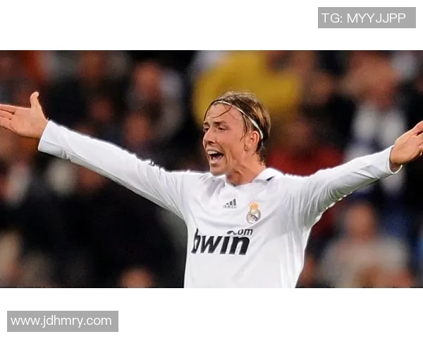 年轻时的足球明星劳尔颜值回顾与风采展现